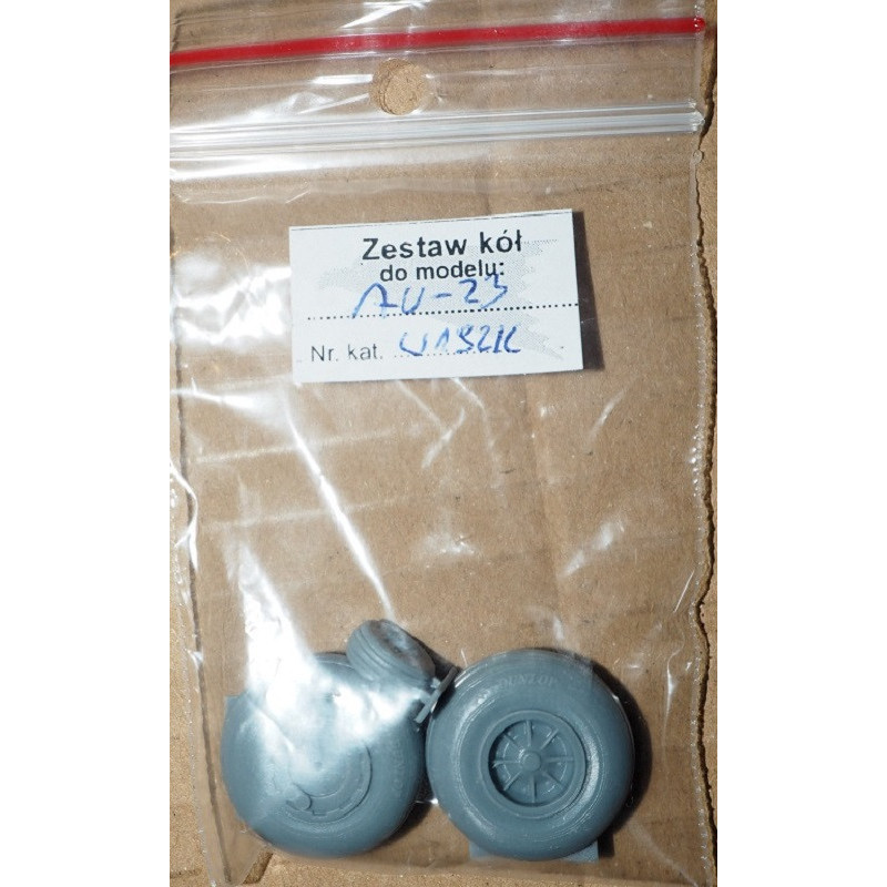The US/ Thai multi-purpose aircraft Fairchild AU-23A "Pacemaker" – the plastic 3D wheels