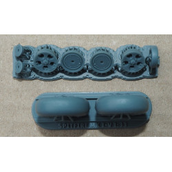 Vickers Supermarine „Spitfire“ Mk. I – V – the British fighter - 3D - plastic wheels (smooth tire)