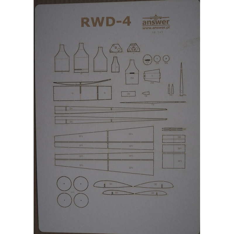 RWD-4 – Lenkijos turistinis ir sportinis lėktuvas – lazeriu pjautos karkaso detalės