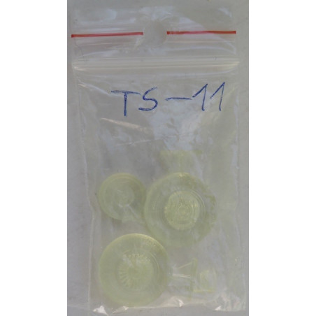 TS-11 "Iskra" – the Polish training - combat aircraft - the plastic wheels